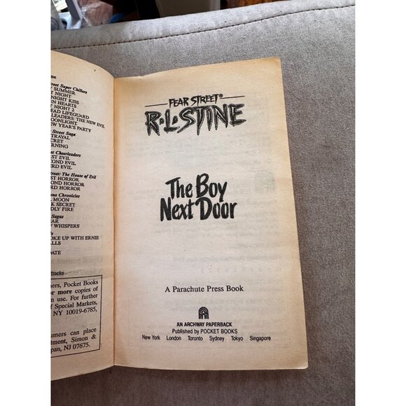 The Boy Next Door R.L. Stine Paperback Vtg 1st Edition Fear Street Pocket Books - Picture 5 of 16